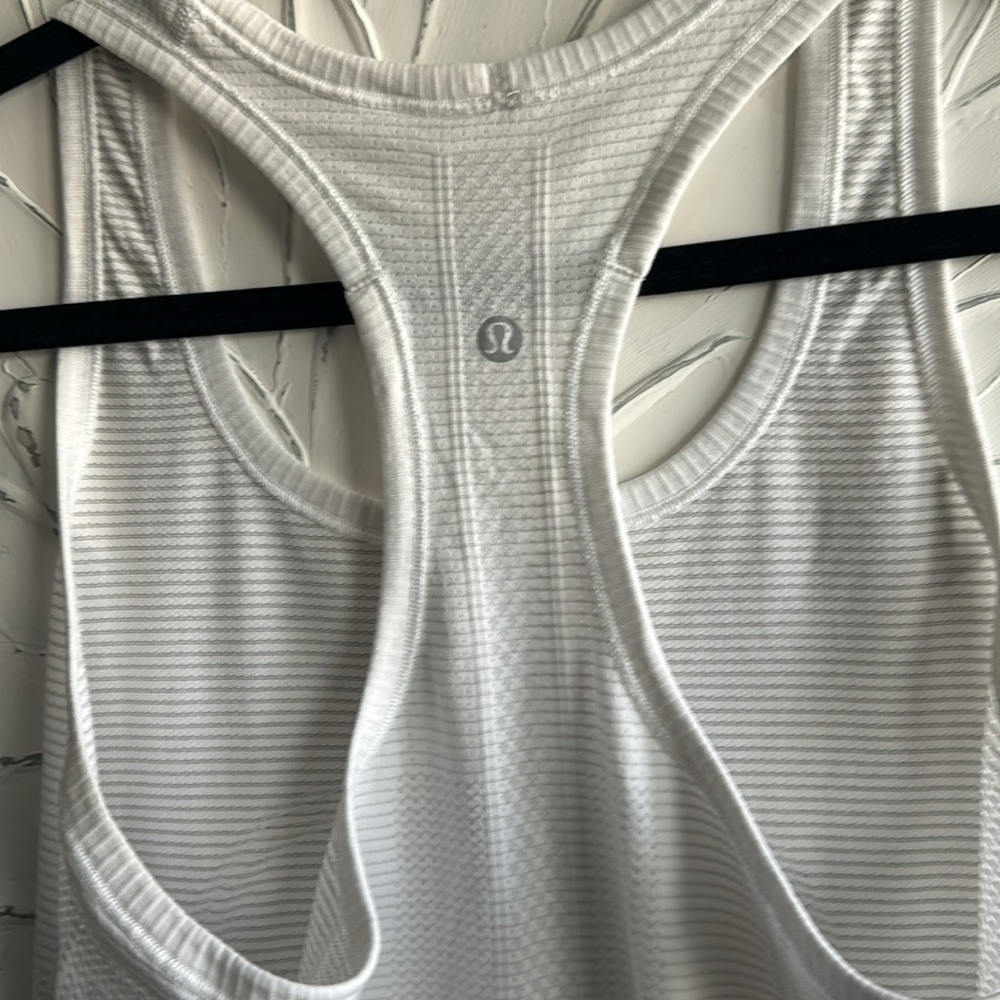 Lululemon Swiftly Tank Size 8 - image 4